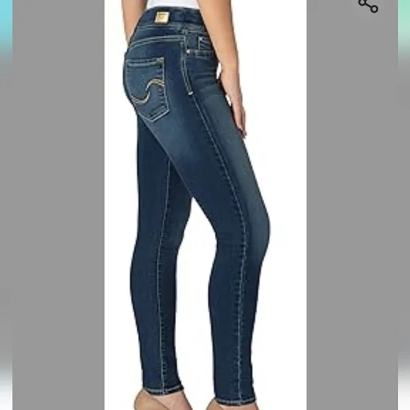 Levi Signature Gold Totally Shaping Pull-on Bootcut Jeans - Picture 2 of 2